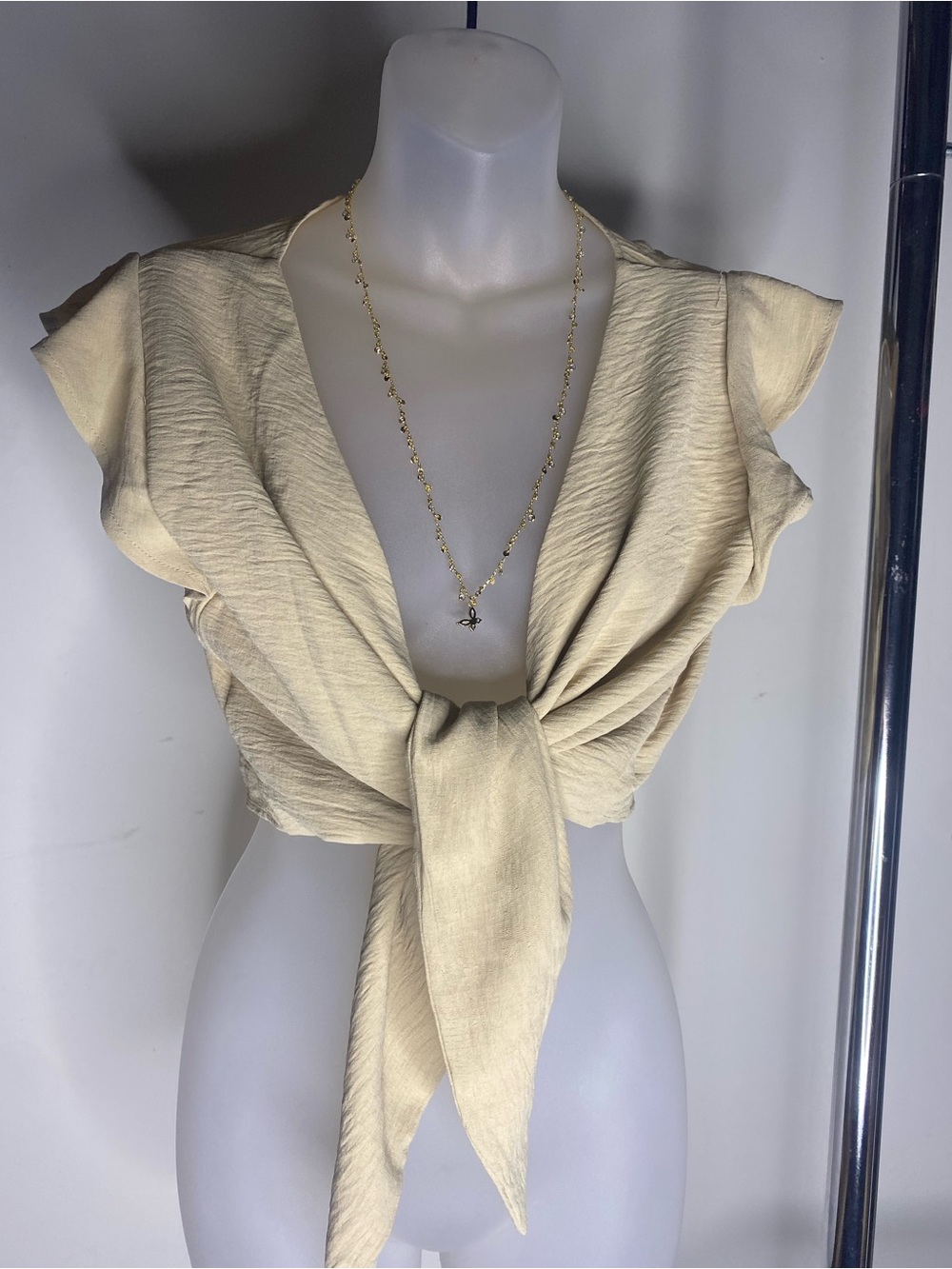 Papermoon Cream Tie-Front Flutter Sleeve Crop Top